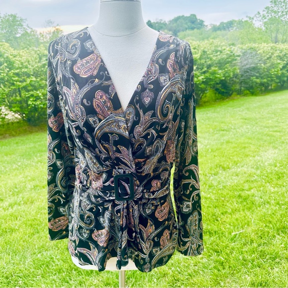 VENUS Tops - VENUS Paisley Belted Print Top